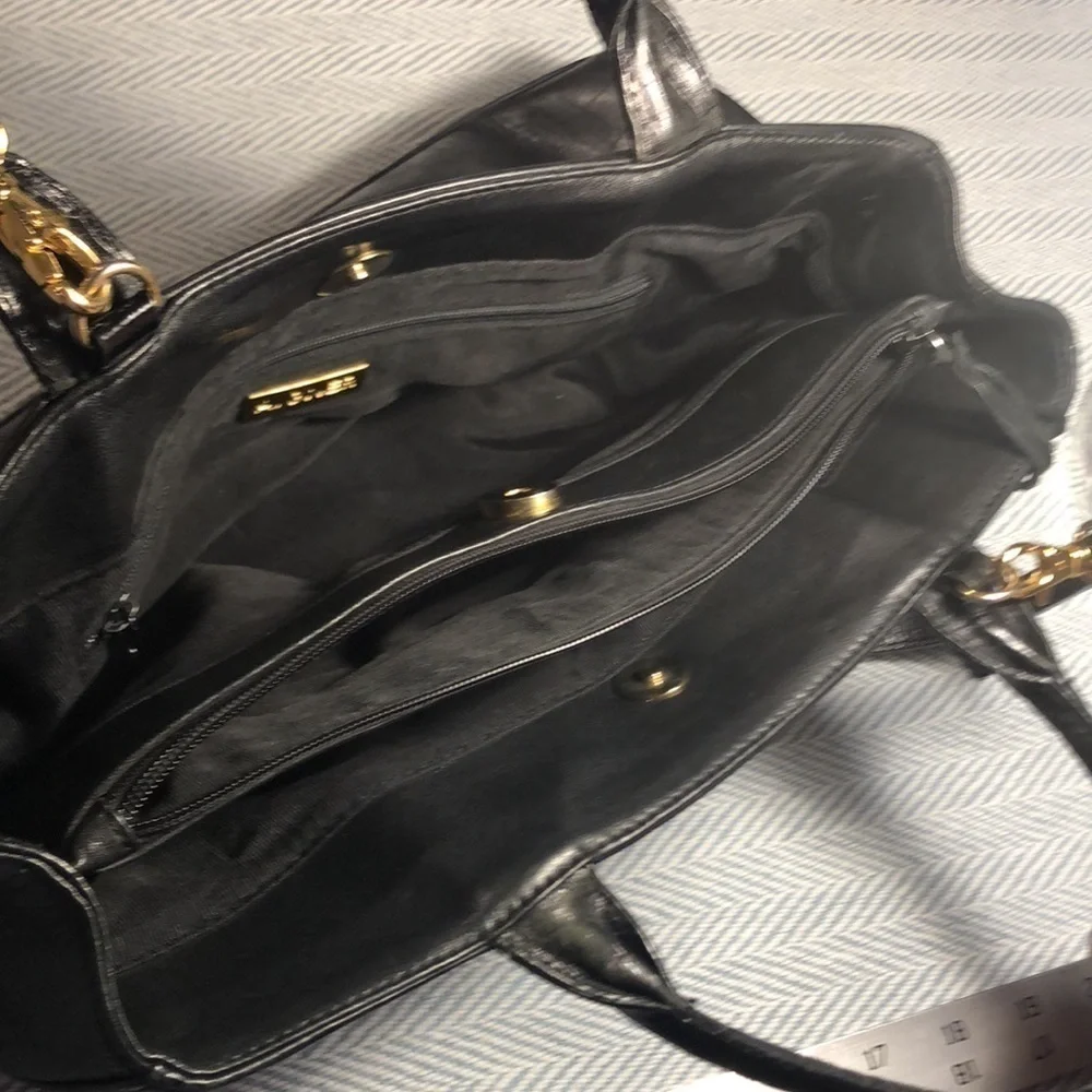 ETIENNE AIGNER VINTAGE BLACK LEATHER CROSSBODY 15" X 7" X 2 1/2" PREWORN - Picture 14 of 16